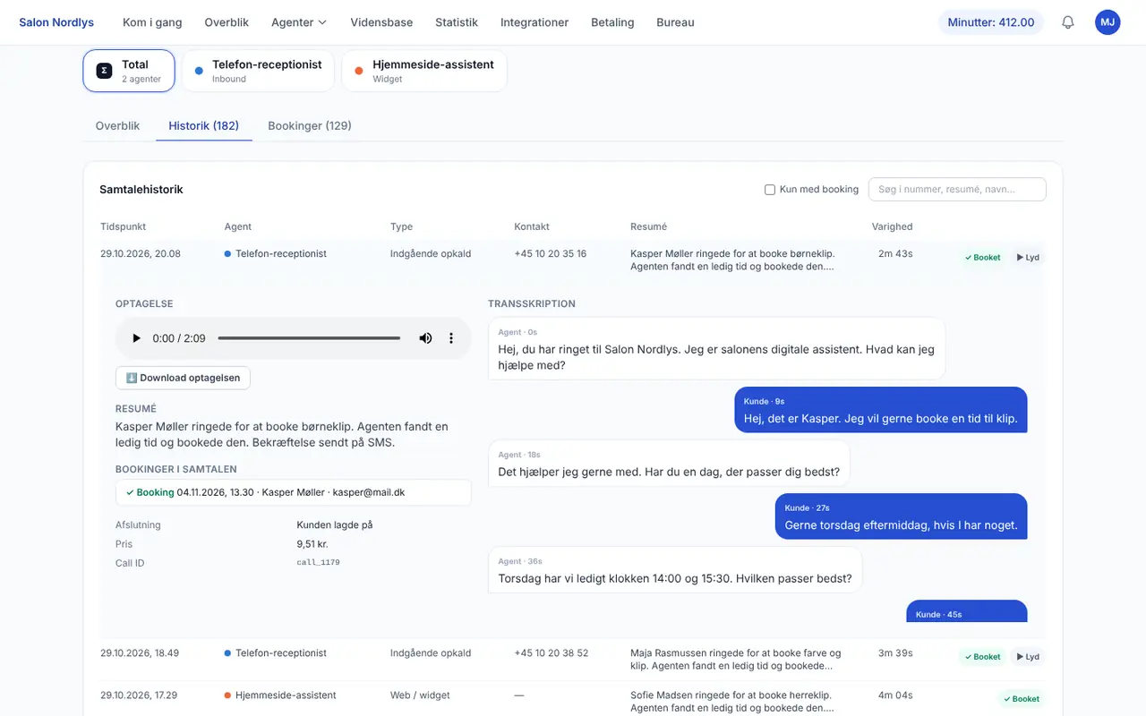Samtalehistorik i Aibooking-appen med en åben samtale, der viser optagelse, resumé, booking og transskription